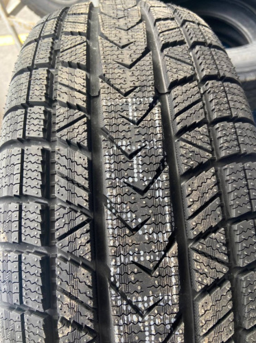 Firemax FM808 225/40R18 92V