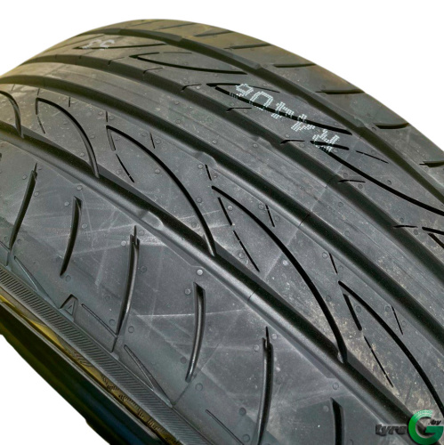 Yokohama Advan Fleva V701 235/45R17 97W
