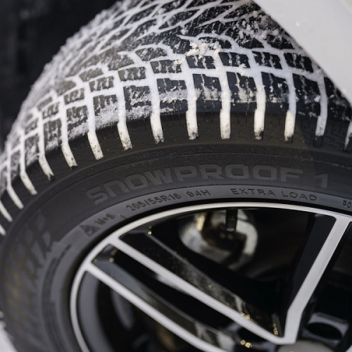 Nokian Snowproof 1 235/40R19 96V